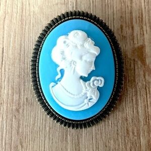 Blue and White Lady Cameo Victorian Style Brooch, Pastel Goth, NWT